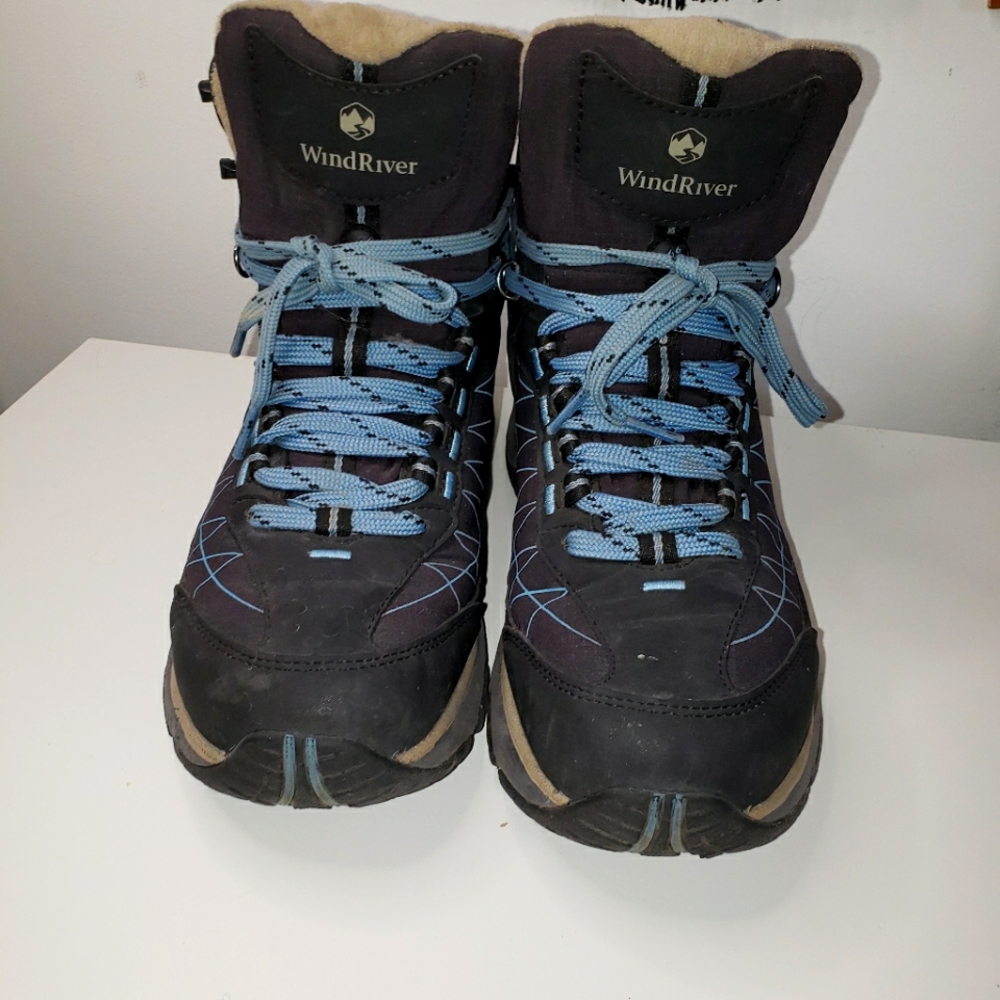 SOLD Windriver Hiking Boots